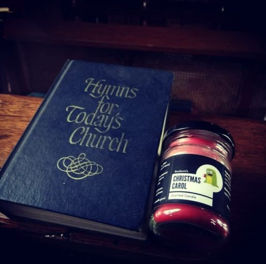 christmas-carol-candle-church-booksom